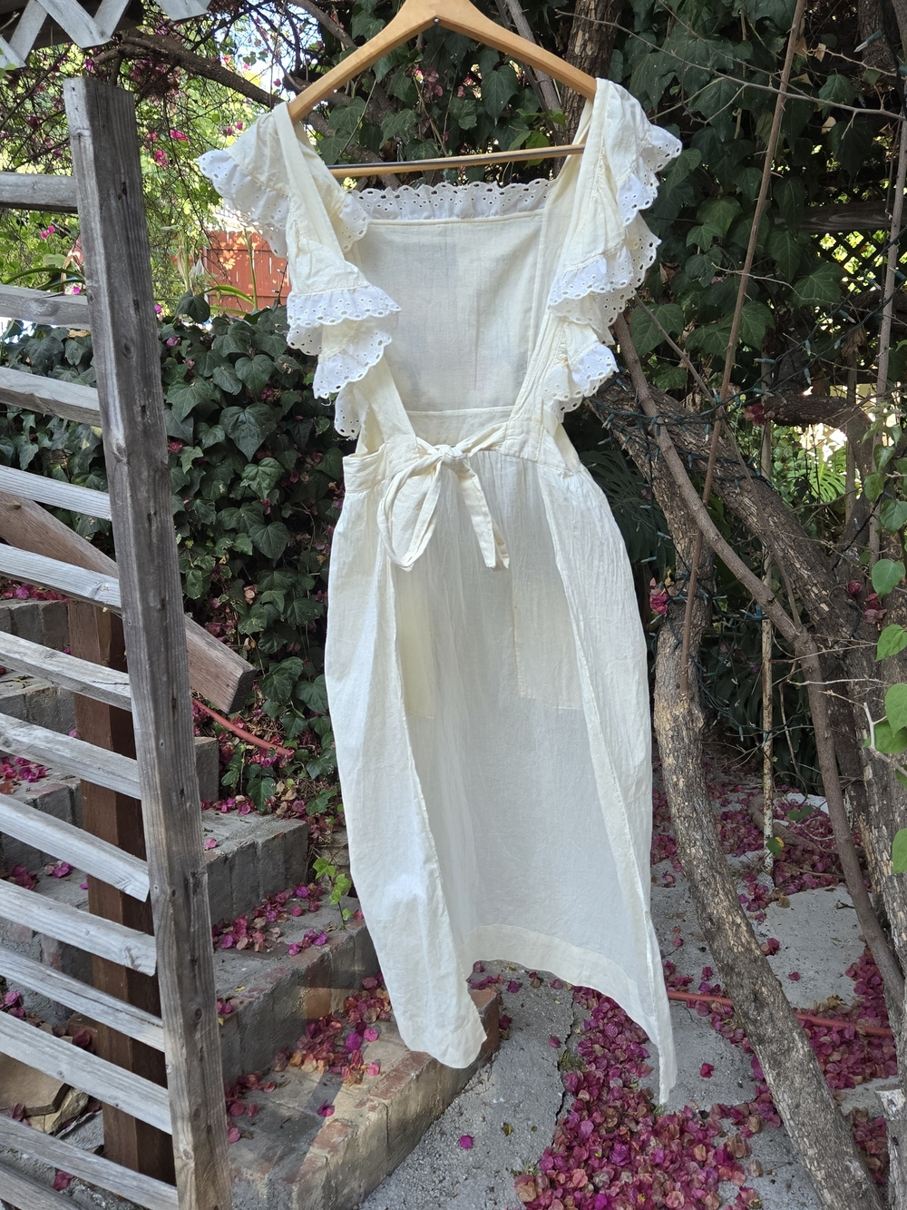 ❌️sold❌️Vintage Handmade Cream Eyelet Ruffle Apron Dress with Cross-Stitch Panel - Picture 13 of 13